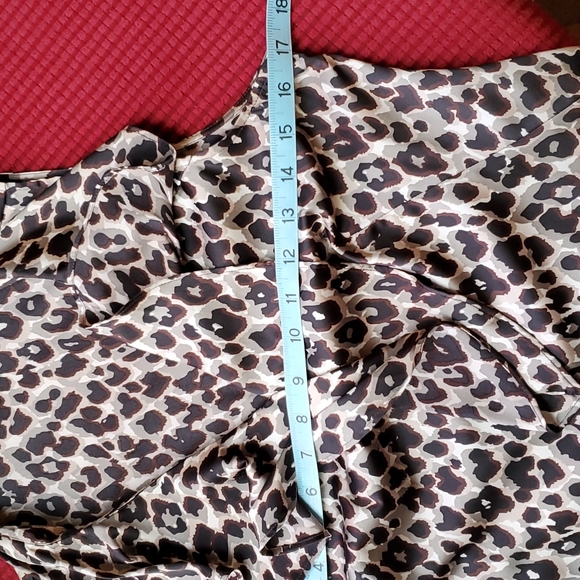 Ann Taylor Leopard Sleeveless Blouse sz. 2 - Picture 5 of 5